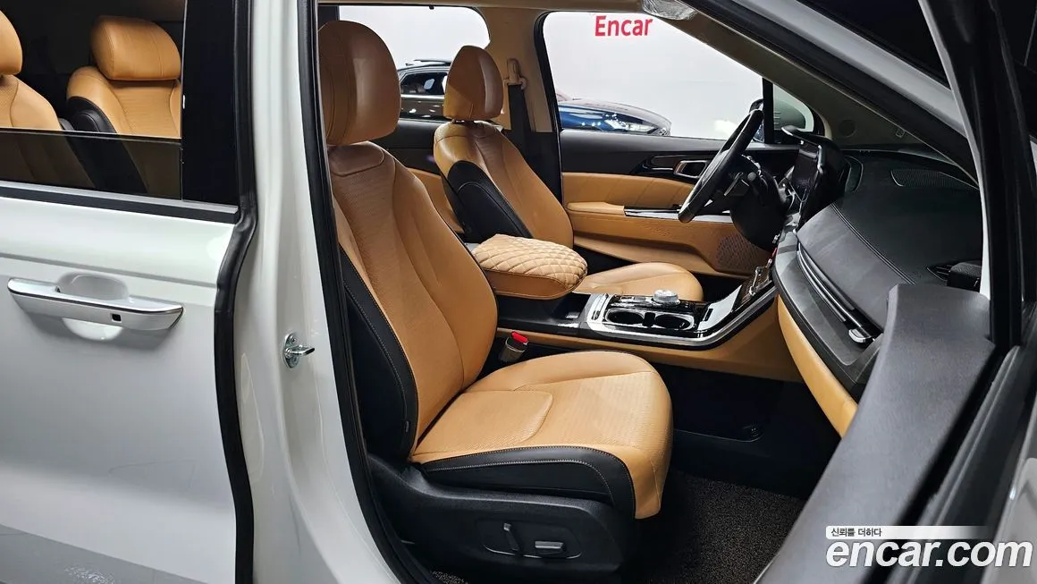 Kia Carnival — фото 10