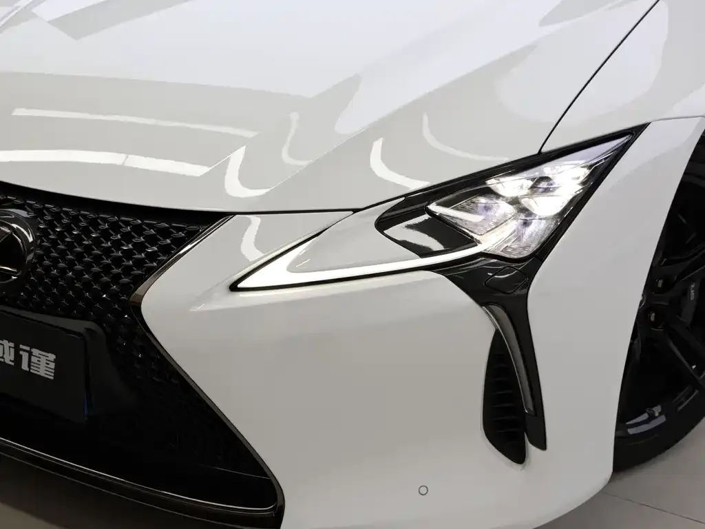 Lexus LC — фото 10