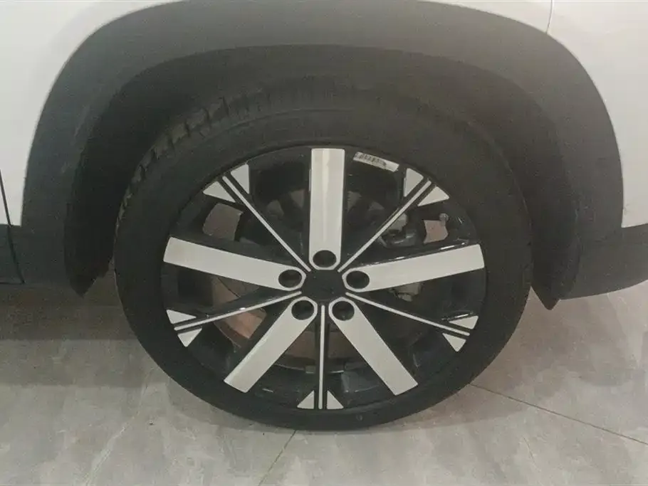 Geely Icon — фото 4