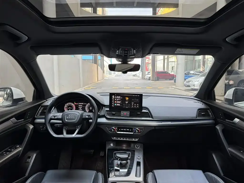 Audi Q5L Sportback — фото 4