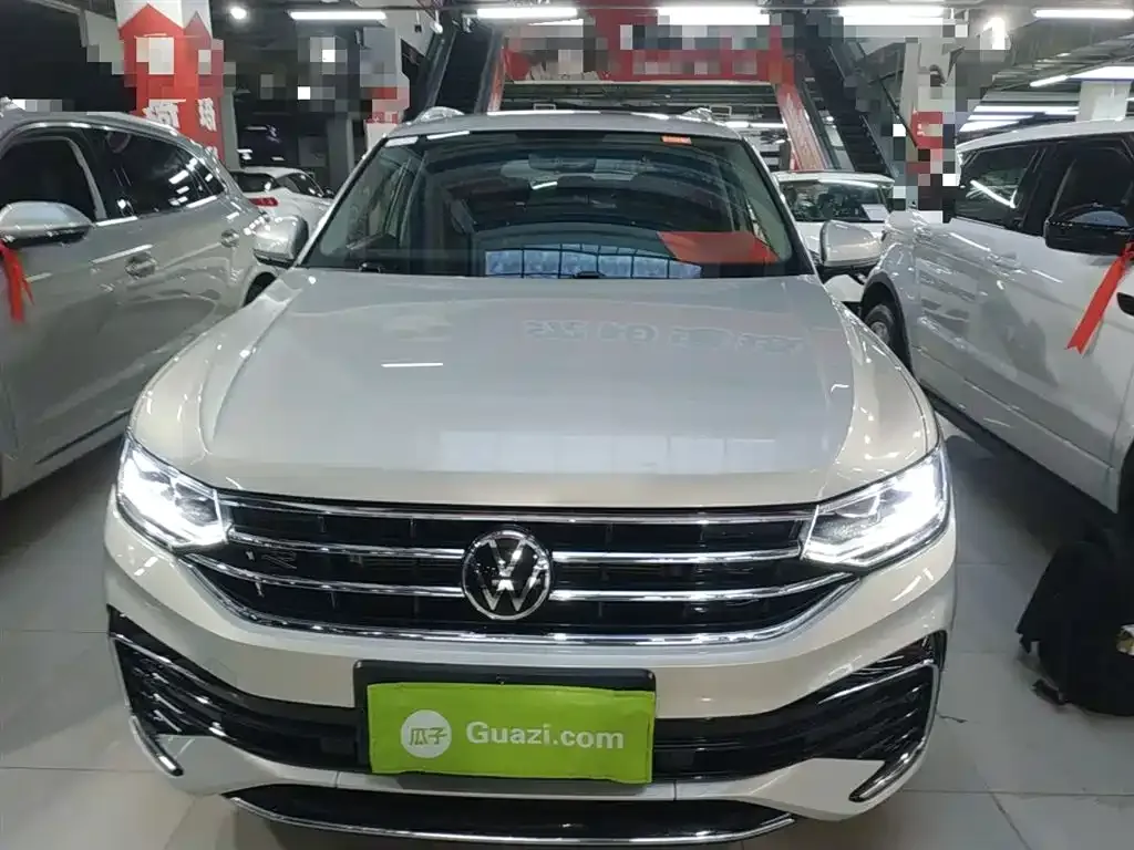 Volkswagen Tiguan L — фото 3