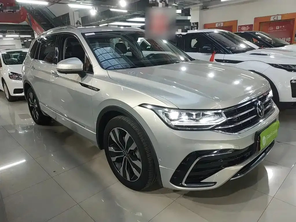 Volkswagen Tiguan L — фото 4