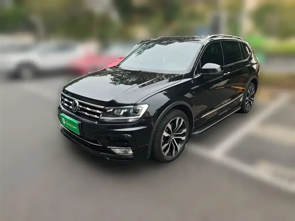 Volkswagen Tiguan L — фото 1