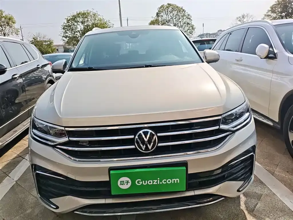 Volkswagen Tiguan L — фото 8