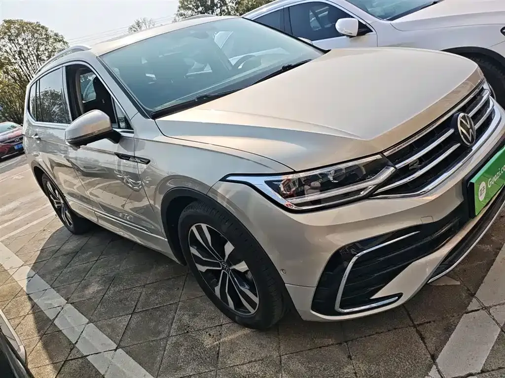 Volkswagen Tiguan L — фото 5