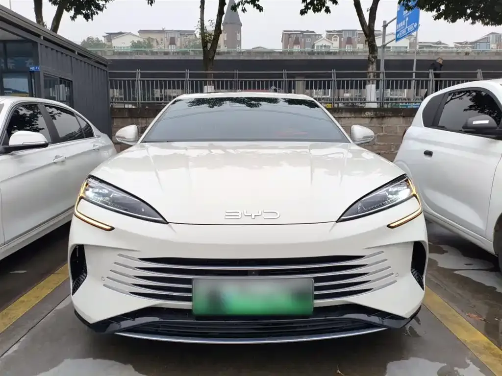 BYD Seal 07 DM-i — фото 3