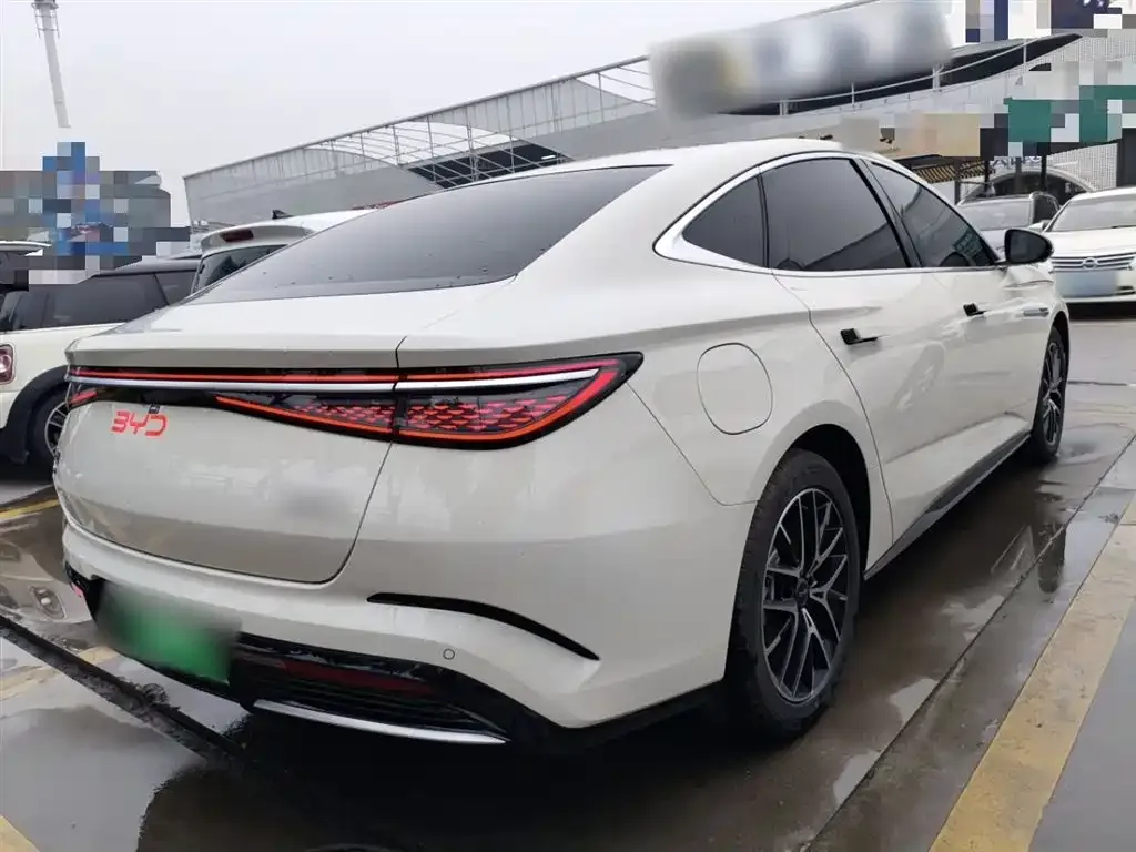 BYD Seal 07 DM-i — фото 10