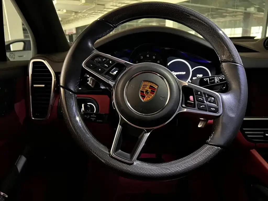 Porsche Cayenne — фото 10