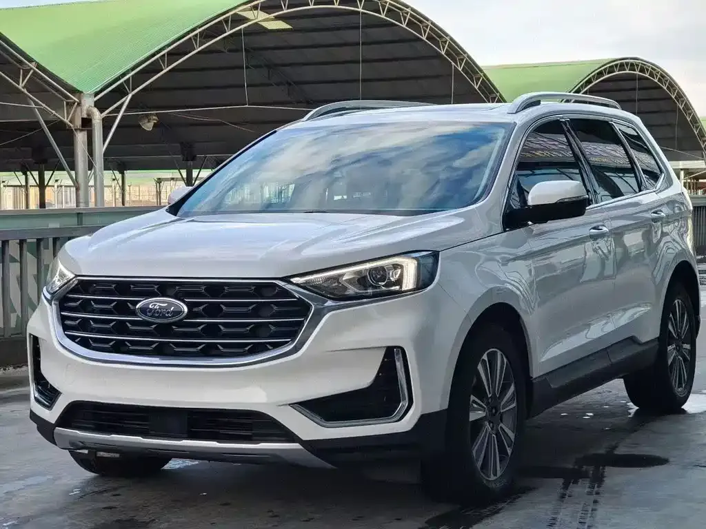 Ford Edge — фото 1