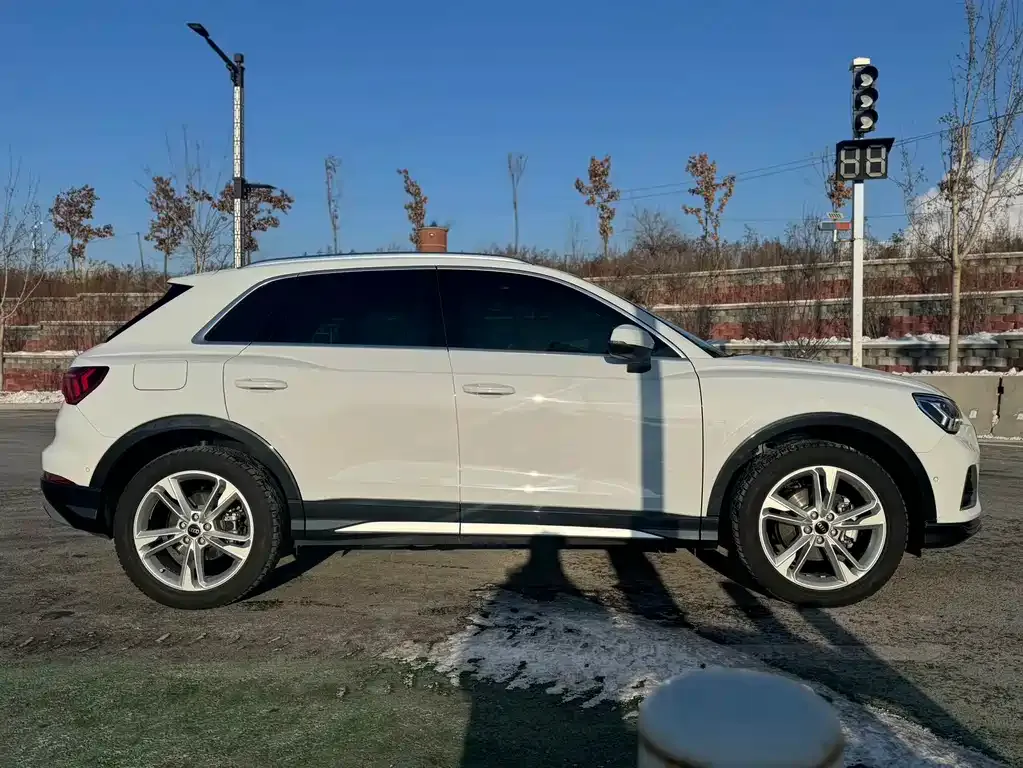 Audi Q3 — фото 10