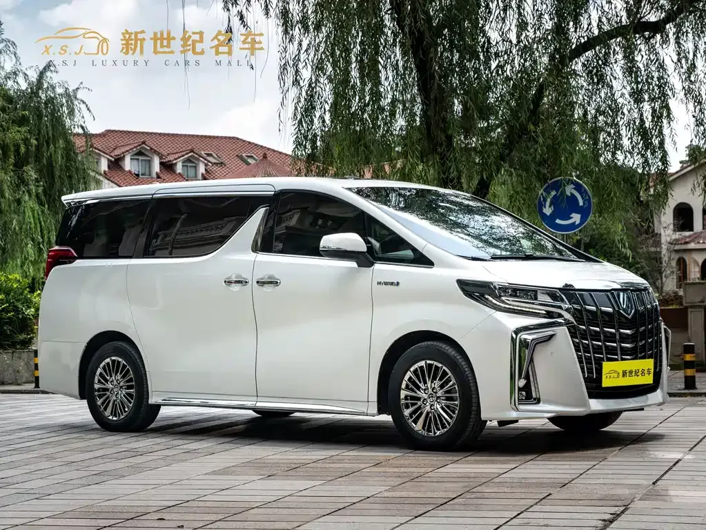 Toyota Alphard — фото 9