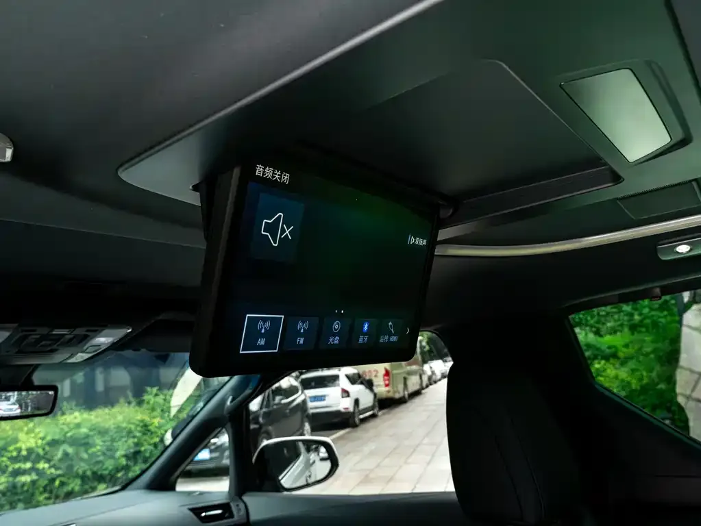 Toyota Alphard — фото 3