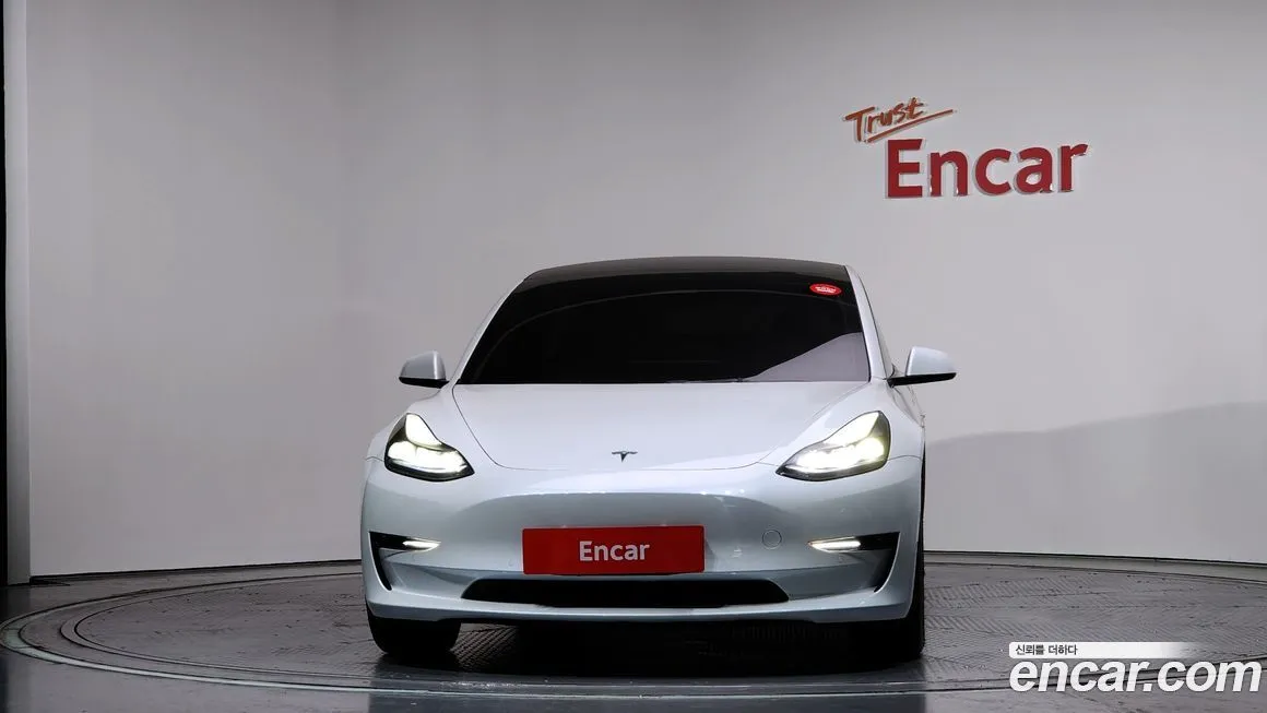 Tesla Model 3 — фото 2