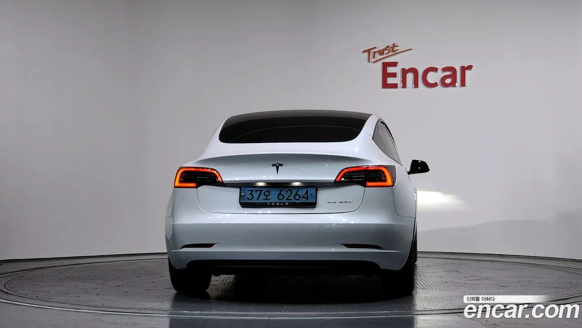 Tesla Model 3 — фото 6