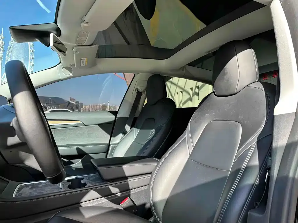 Tesla Model 3 — фото 9
