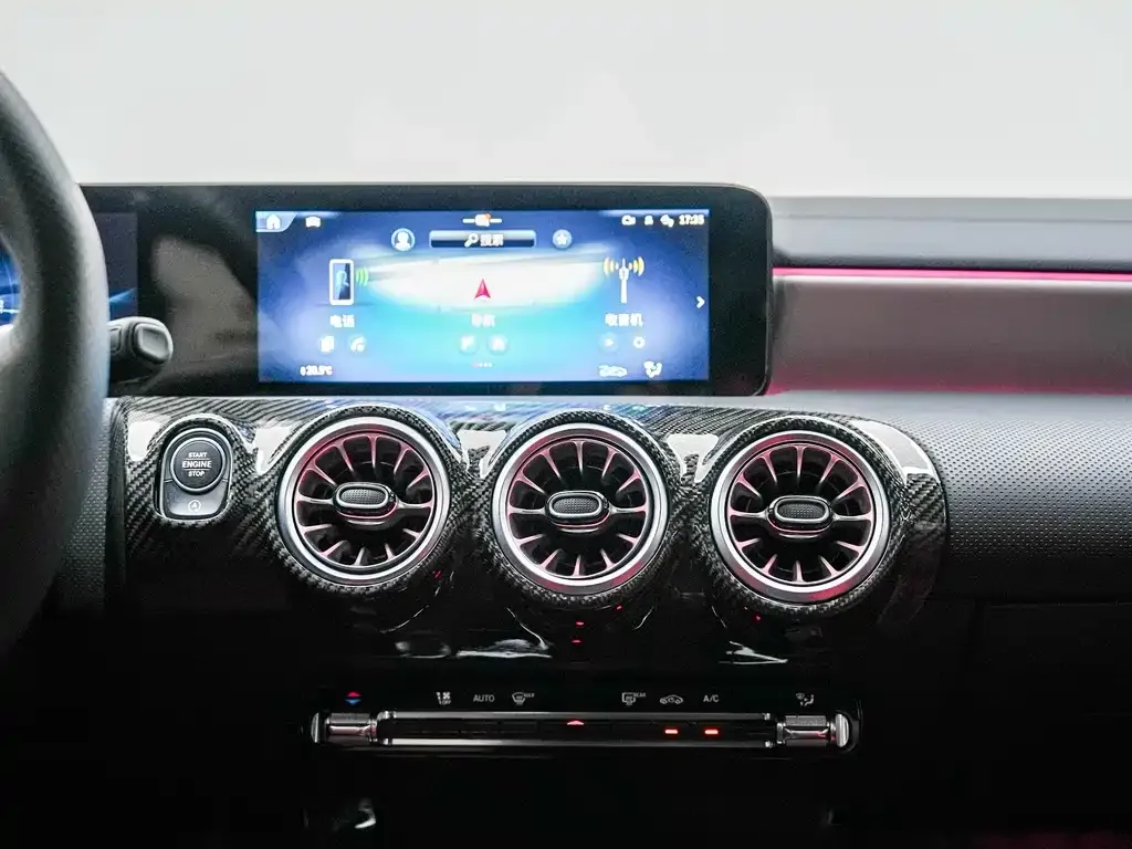 Mercedes-Benz CLA AMG — фото 7