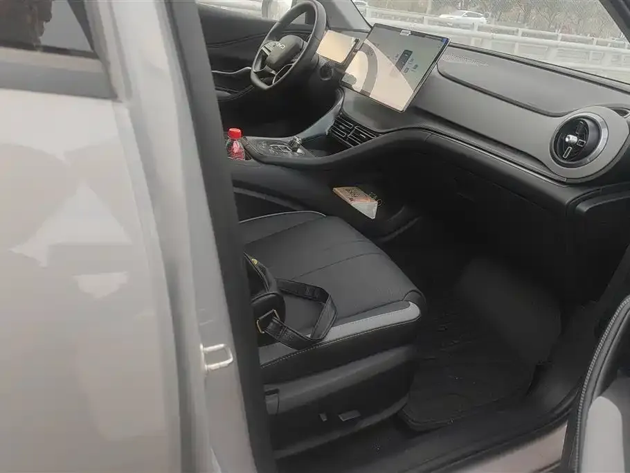 BYD Seal 05 DM-i — фото 7