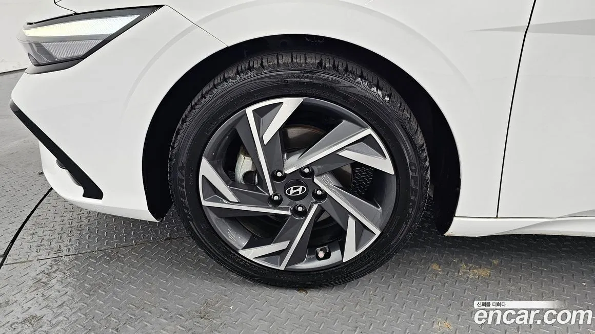 Hyundai AVANTE — фото 8