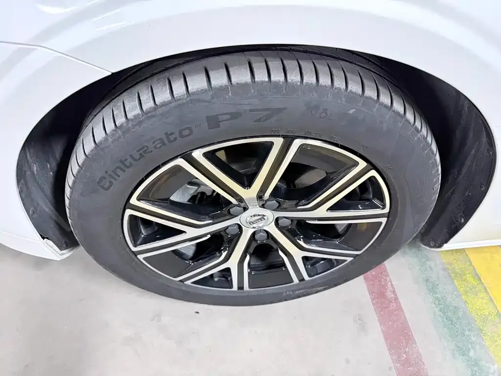 Volvo S60 — фото 10