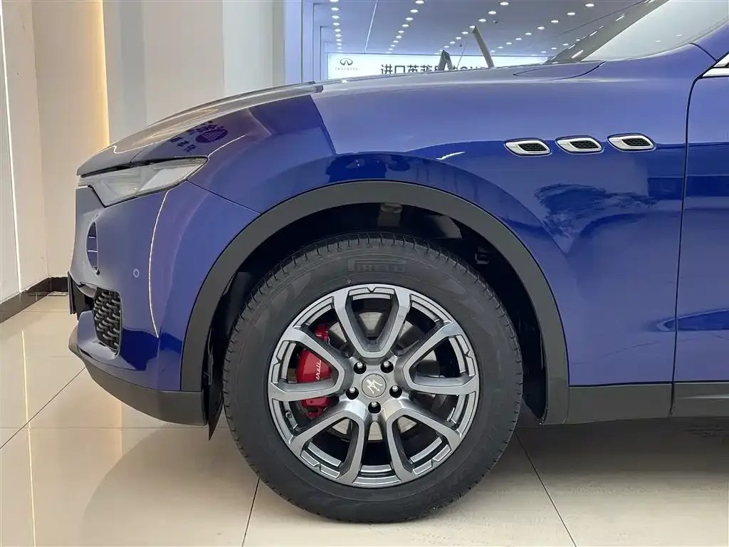 Maserati Levante — фото 10