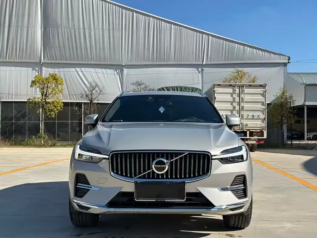 Volvo XC60 — фото 9