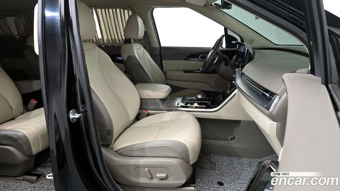 Kia Carnival — фото 10