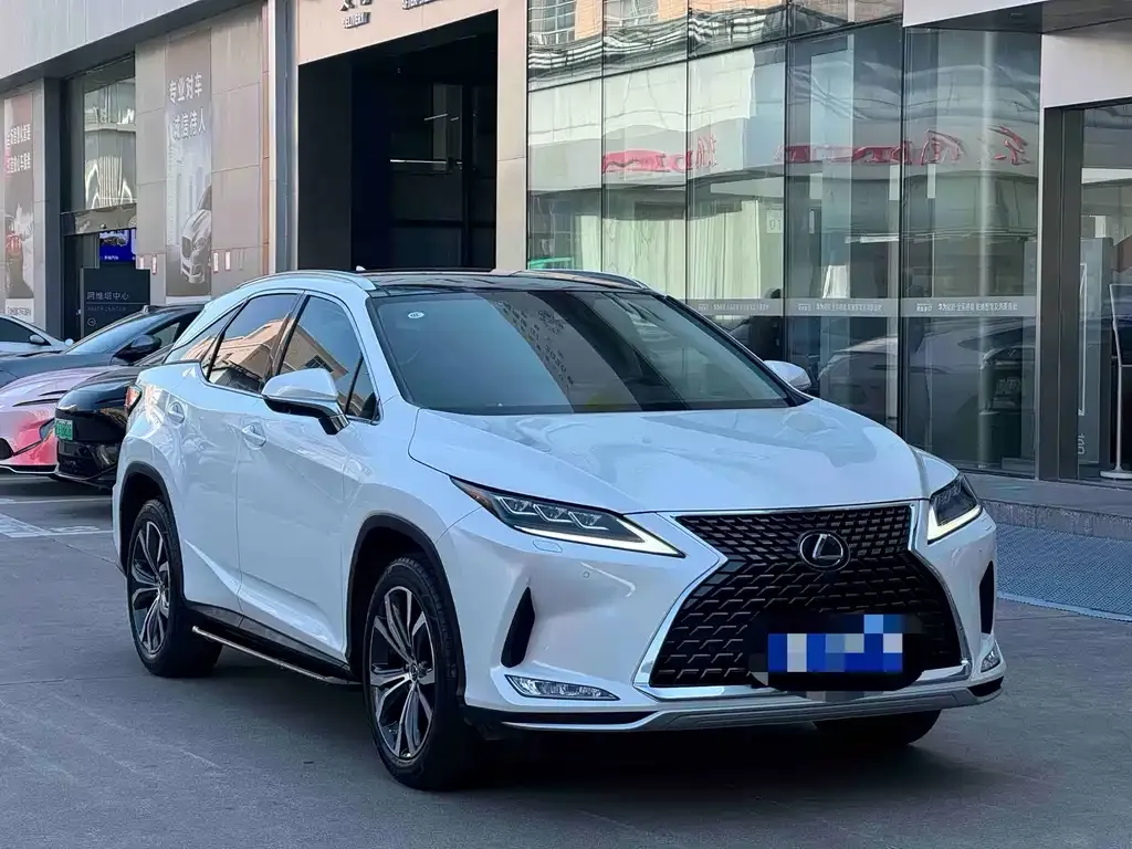 Lexus RX — фото 1