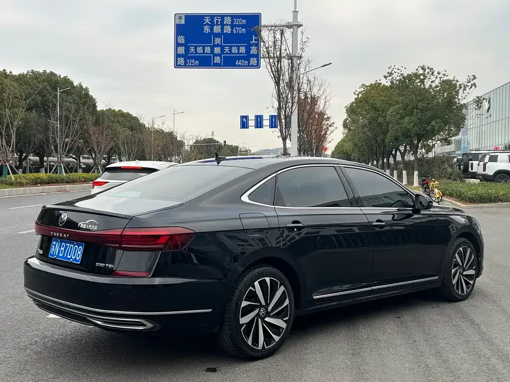 Volkswagen Passat — фото 7