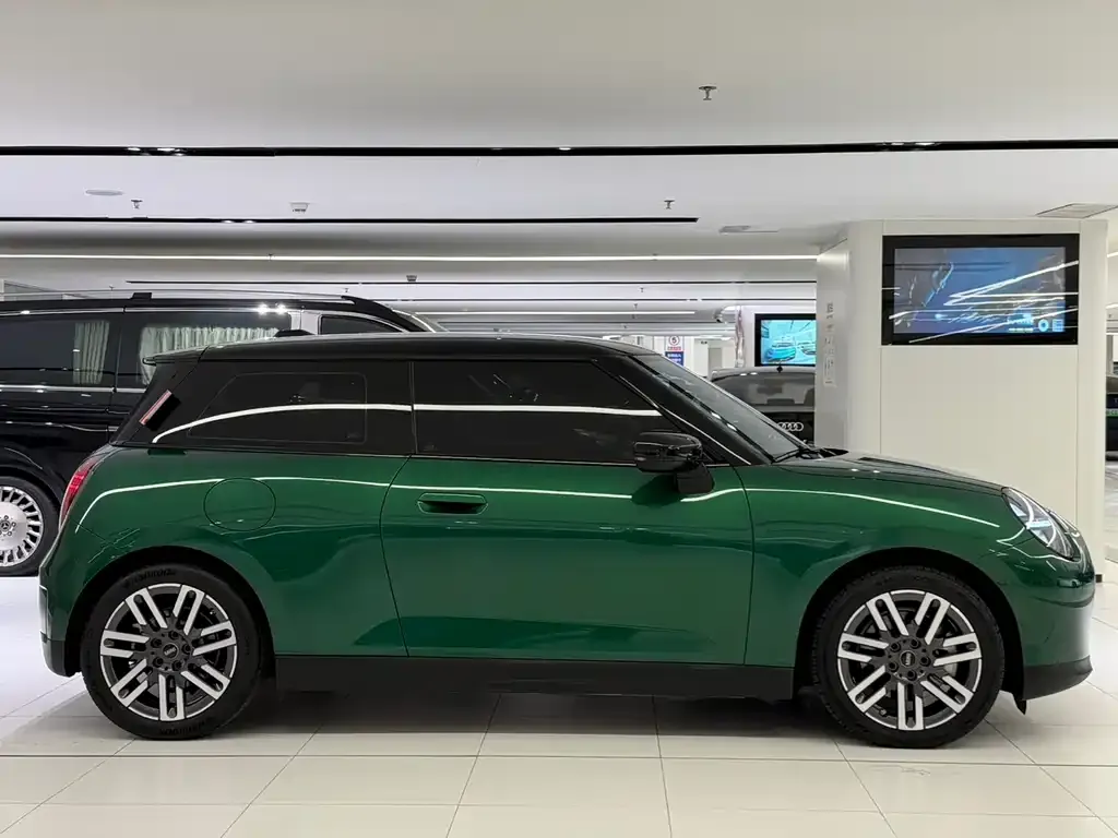 MINI Cooper EV — фото 2