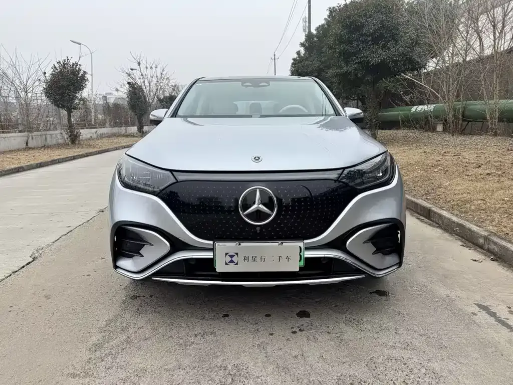 Mercedes-Benz EQE SUV — фото 3