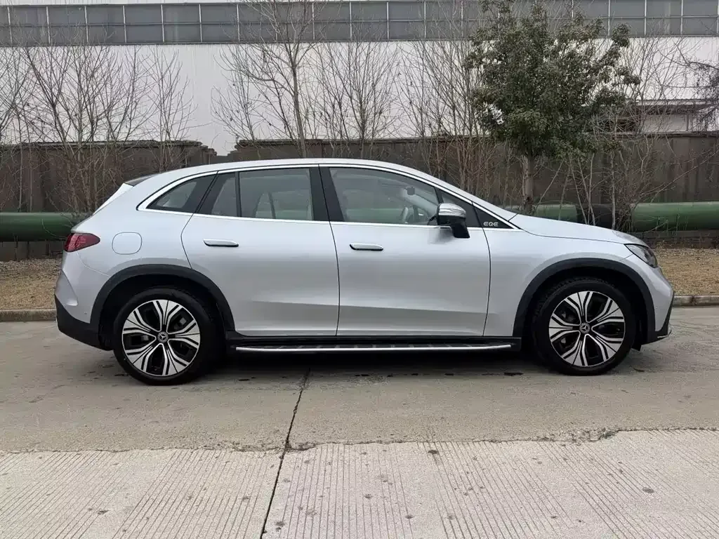 Mercedes-Benz EQE SUV — фото 9