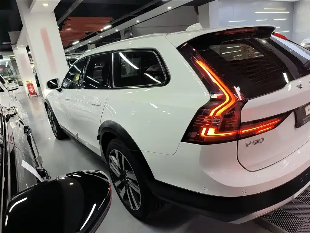 Volvo V90 — фото 9