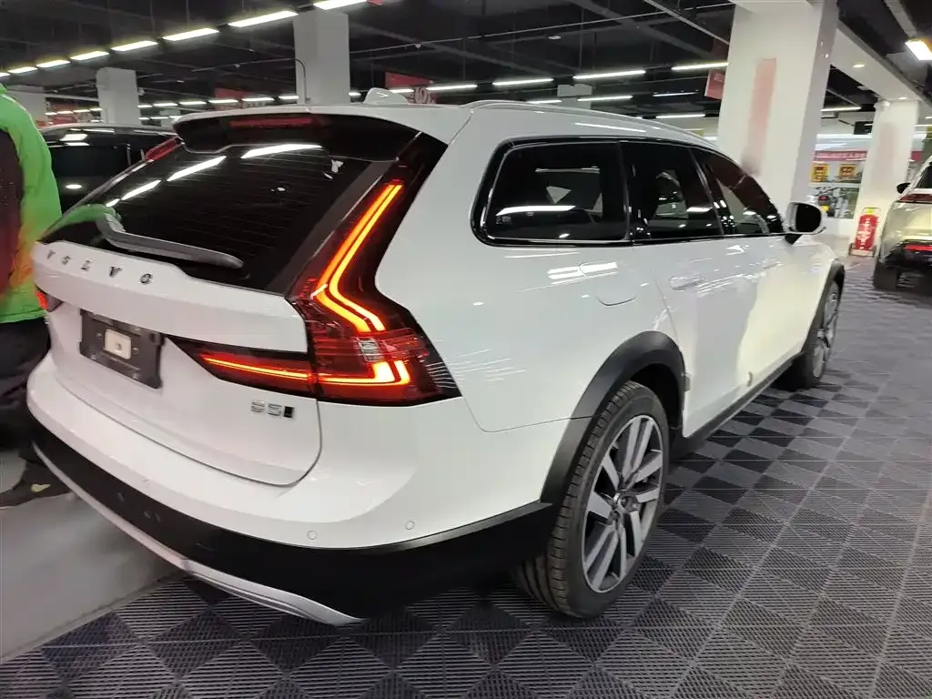 Volvo V90 — фото 6