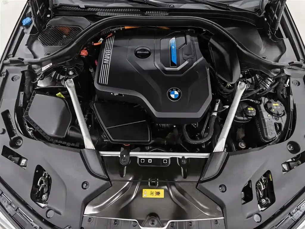 BMW 5 Series New Energy — фото 8