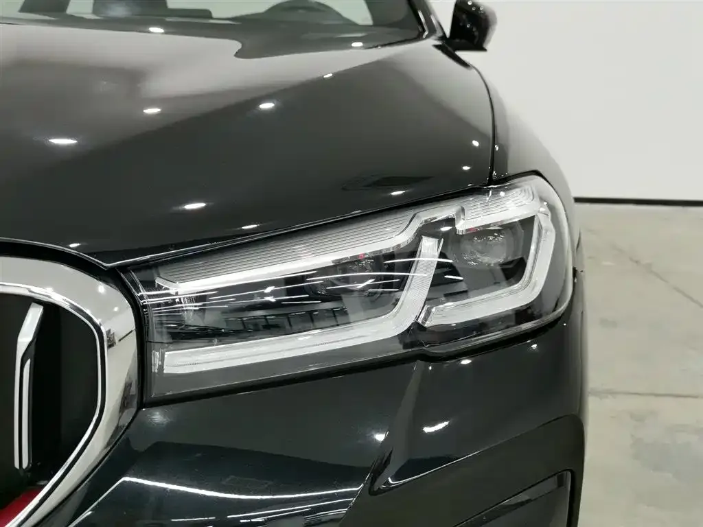 BMW 5 Series New Energy — фото 3
