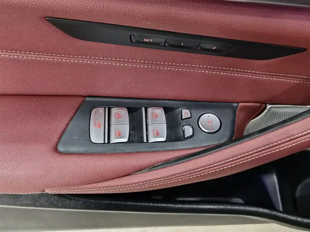 BMW 5 Series New Energy — фото 9