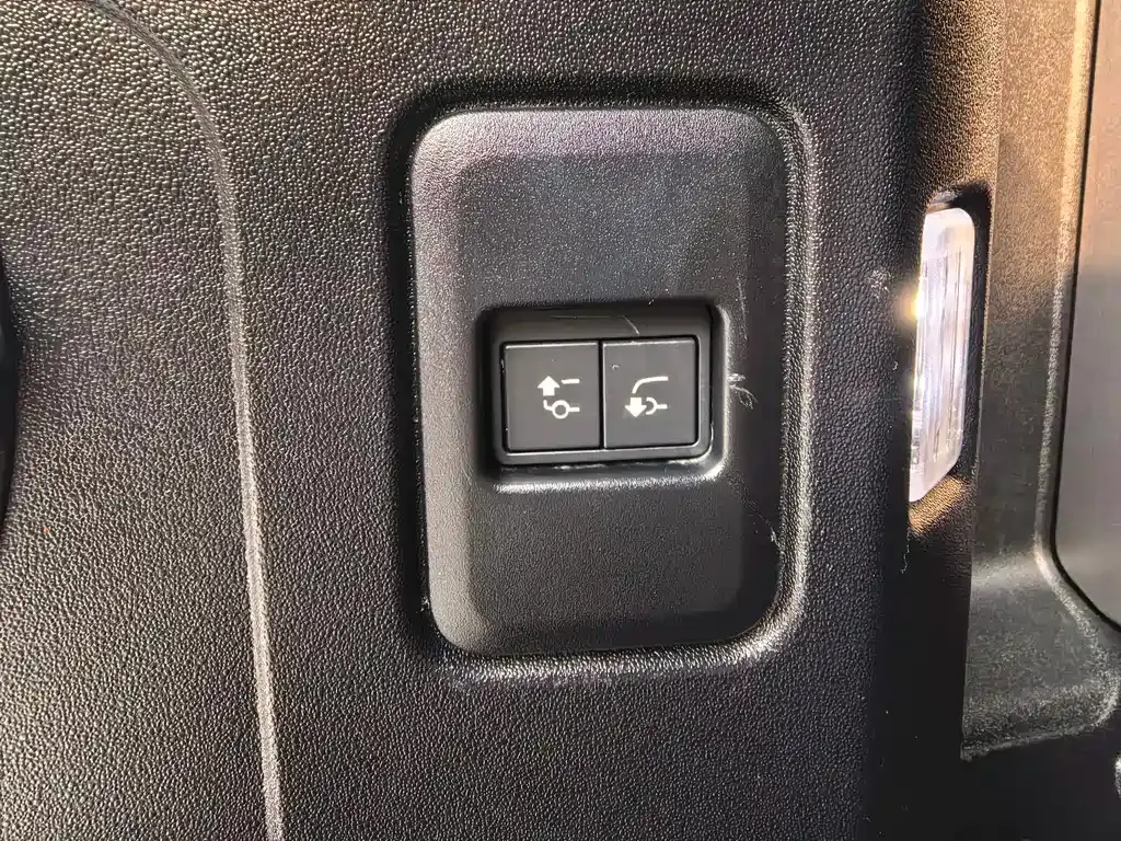 Land Rover Defender — фото 10