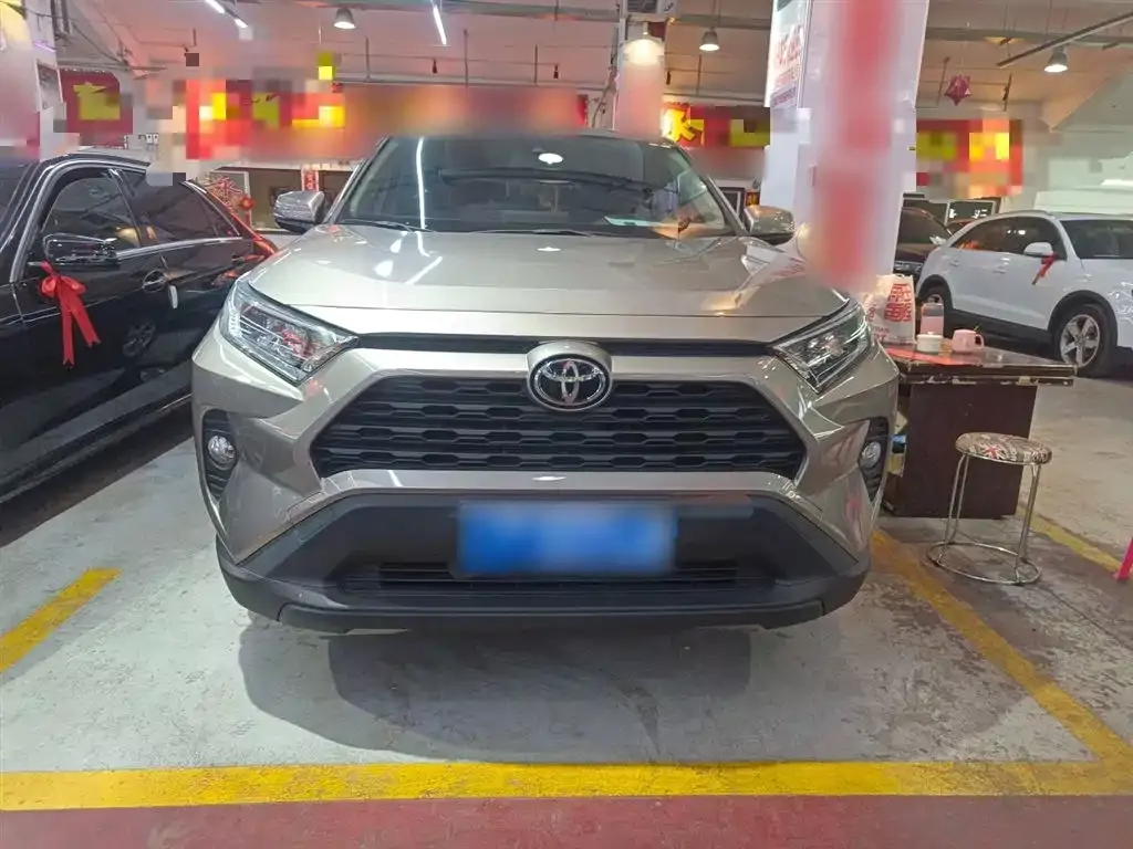Toyota RAV4 — фото 3