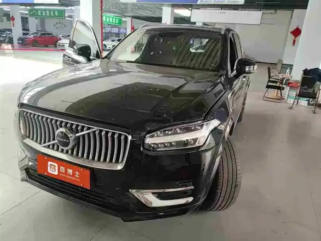 Volvo XC90 — фото 1