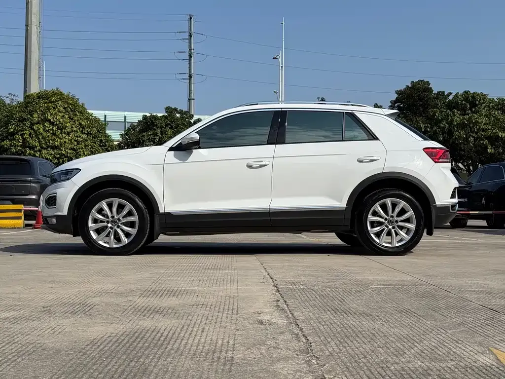 Volkswagen T-Roc — фото 7