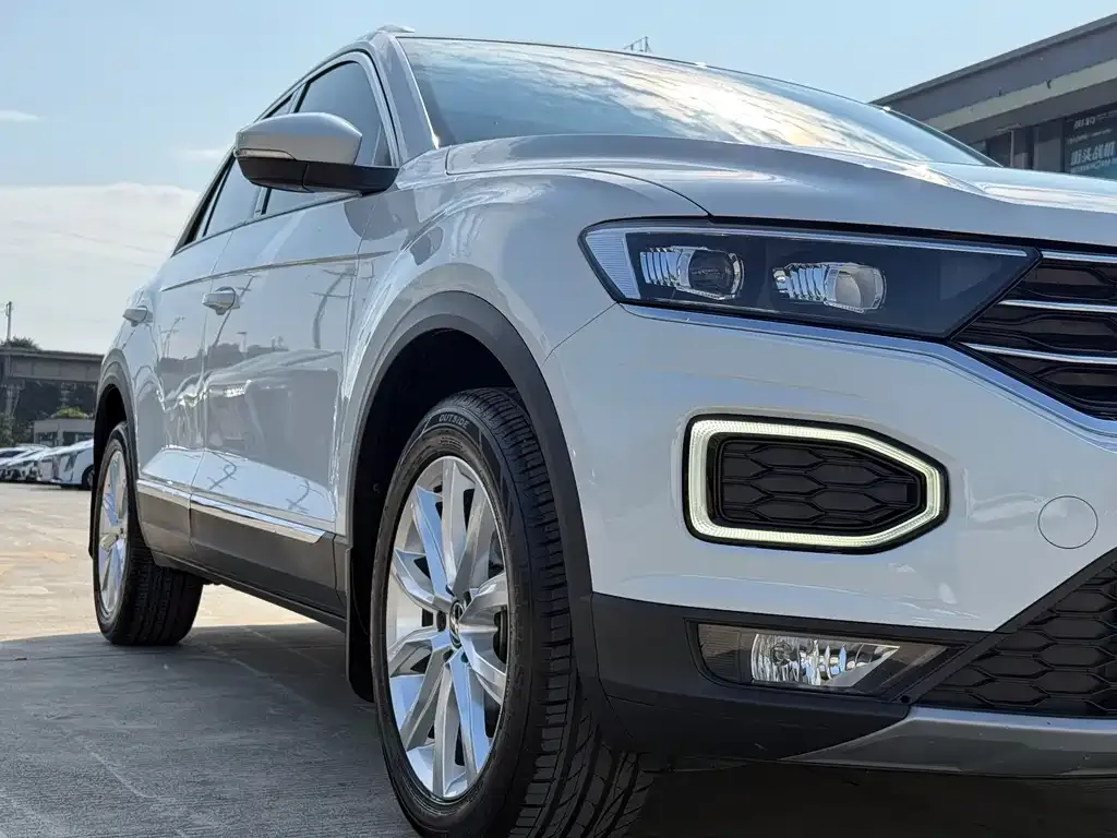 Volkswagen T-Roc — фото 5