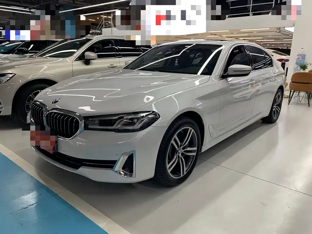 BMW 5 Series — фото 1