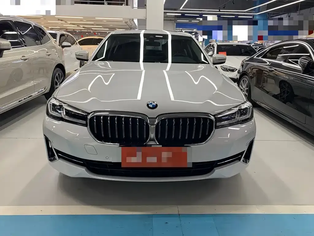 BMW 5 Series — фото 10