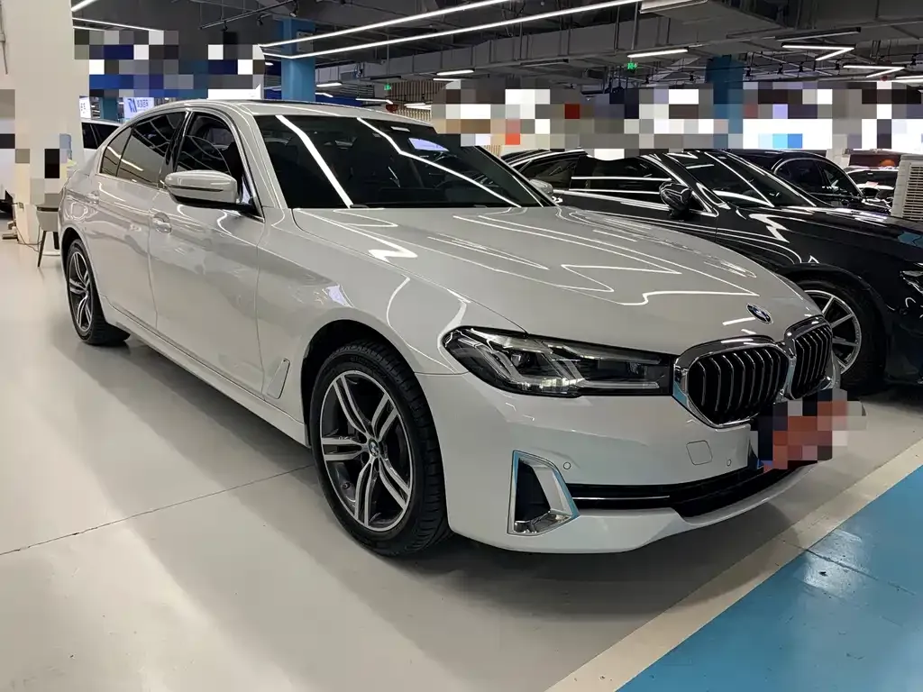 BMW 5 Series — фото 9
