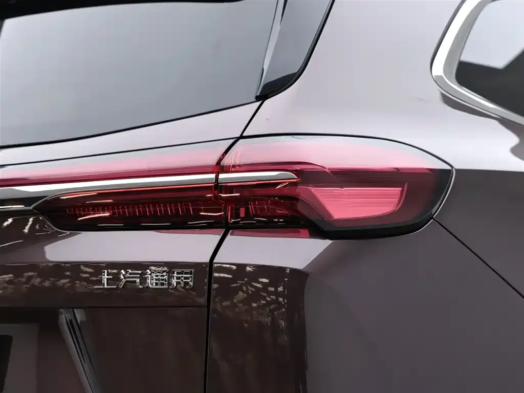 Buick Envision Plus — фото 5