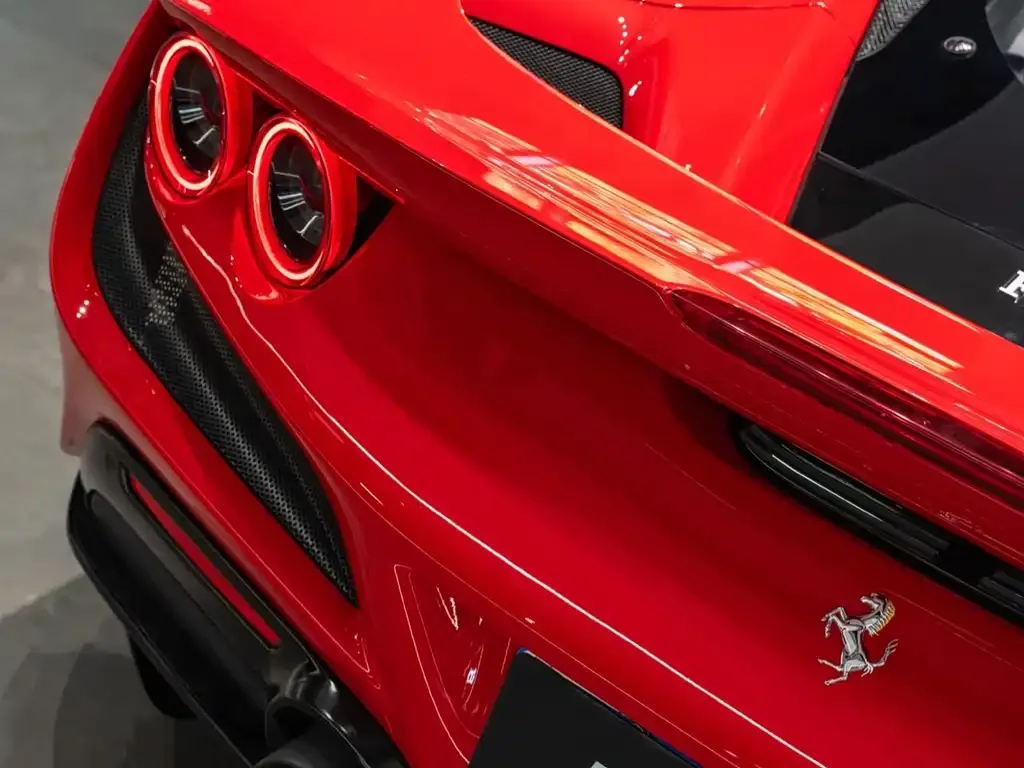 Ferrari F8 — фото 9
