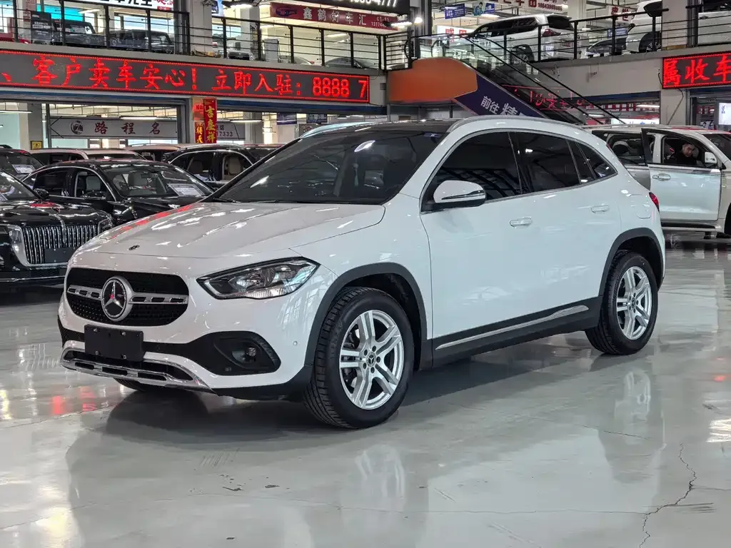 Mercedes-Benz GLA — фото 1