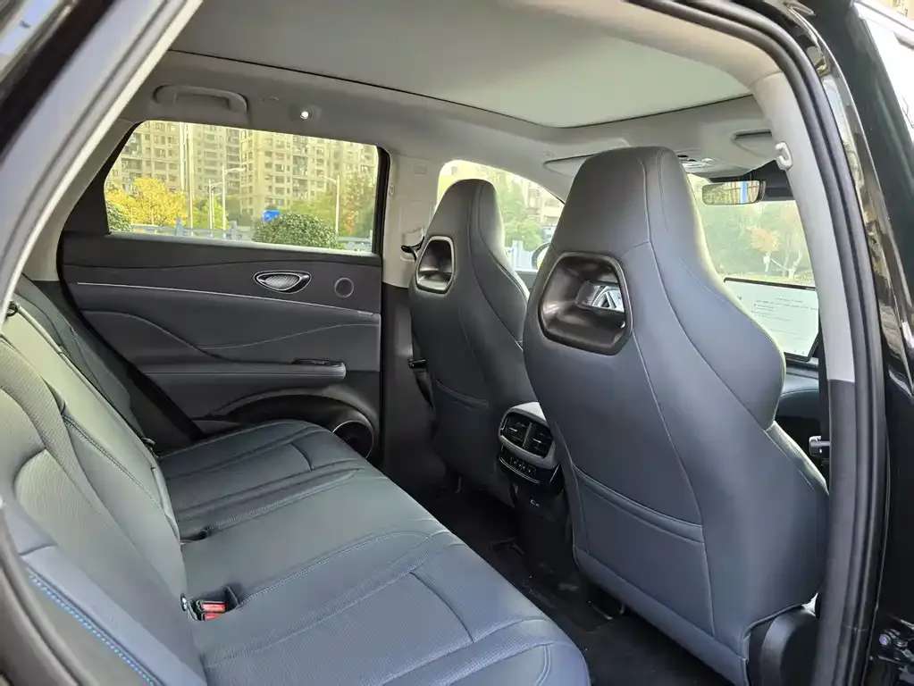 BYD Hiace 07 DM-i — фото 6