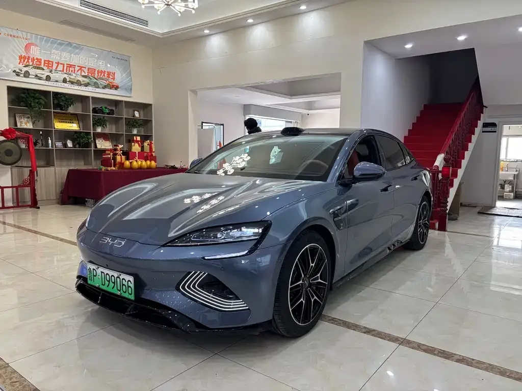 BYD Seal — фото 1
