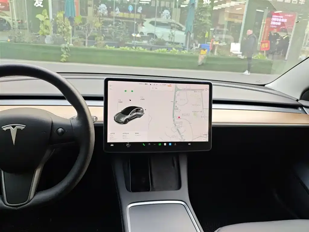 Tesla Model 3 — фото 6